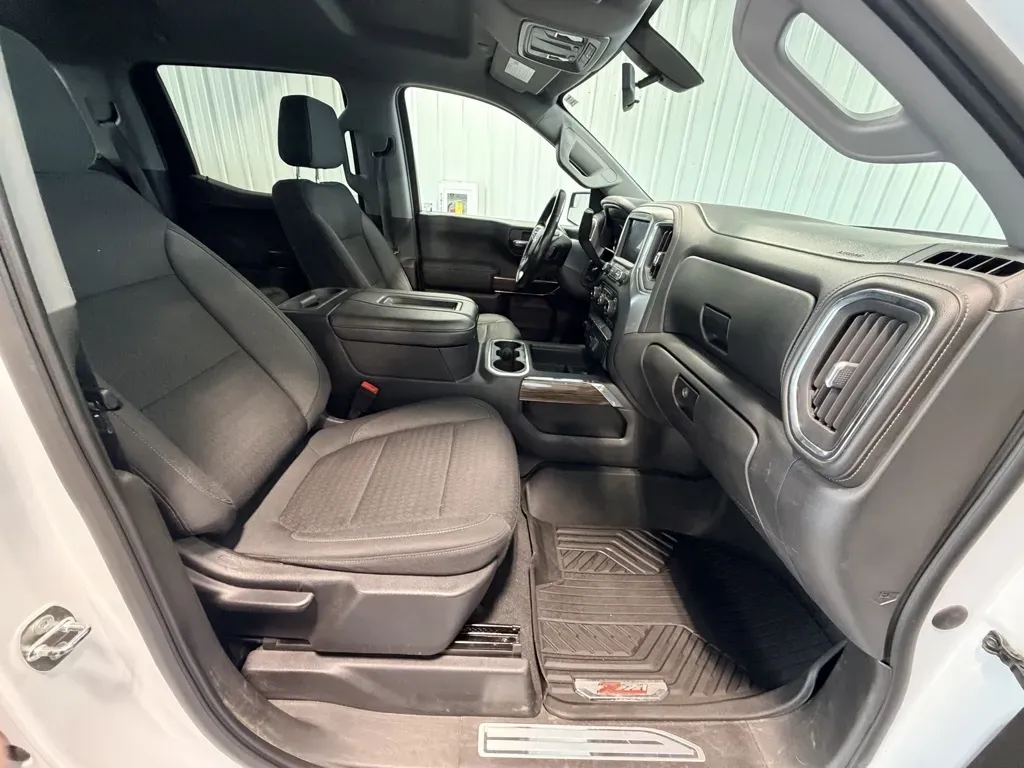 Chevrolet Silverado photo 30