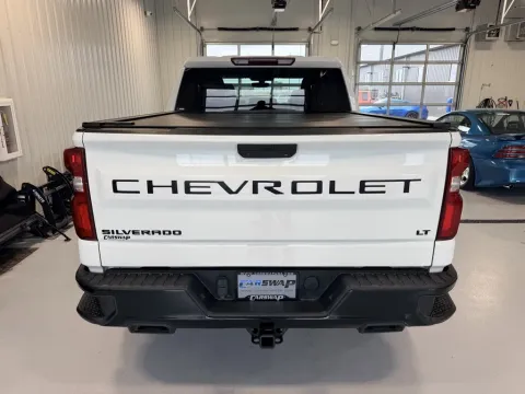 More photos of 2021 Chevrolet Silverado 1500 LT Trail Boss at CarSwap, SD