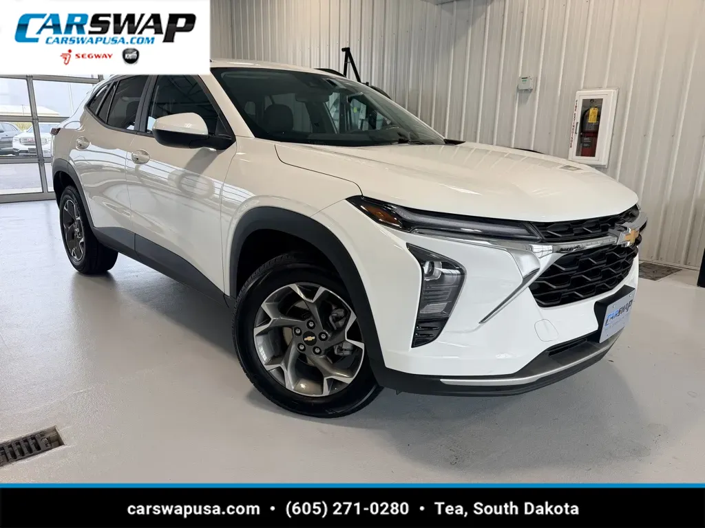 White 2024 Chevrolet Trax LT for sale in Tea, SD