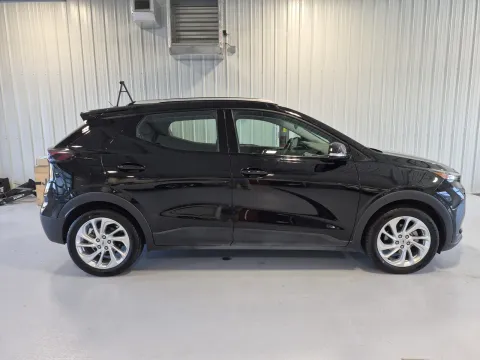 Photos of 2023 Chevrolet Bolt EUV LT for sale in Tea, SD at CarSwap
