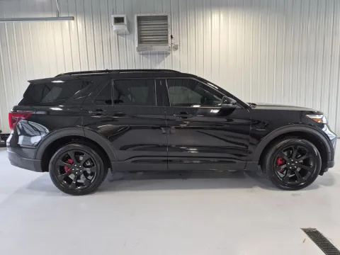 Photos of 2020 Ford Explorer ST for sale in Tea, SD at CarSwap