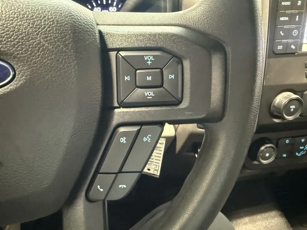 Ford F-250SD photo 23