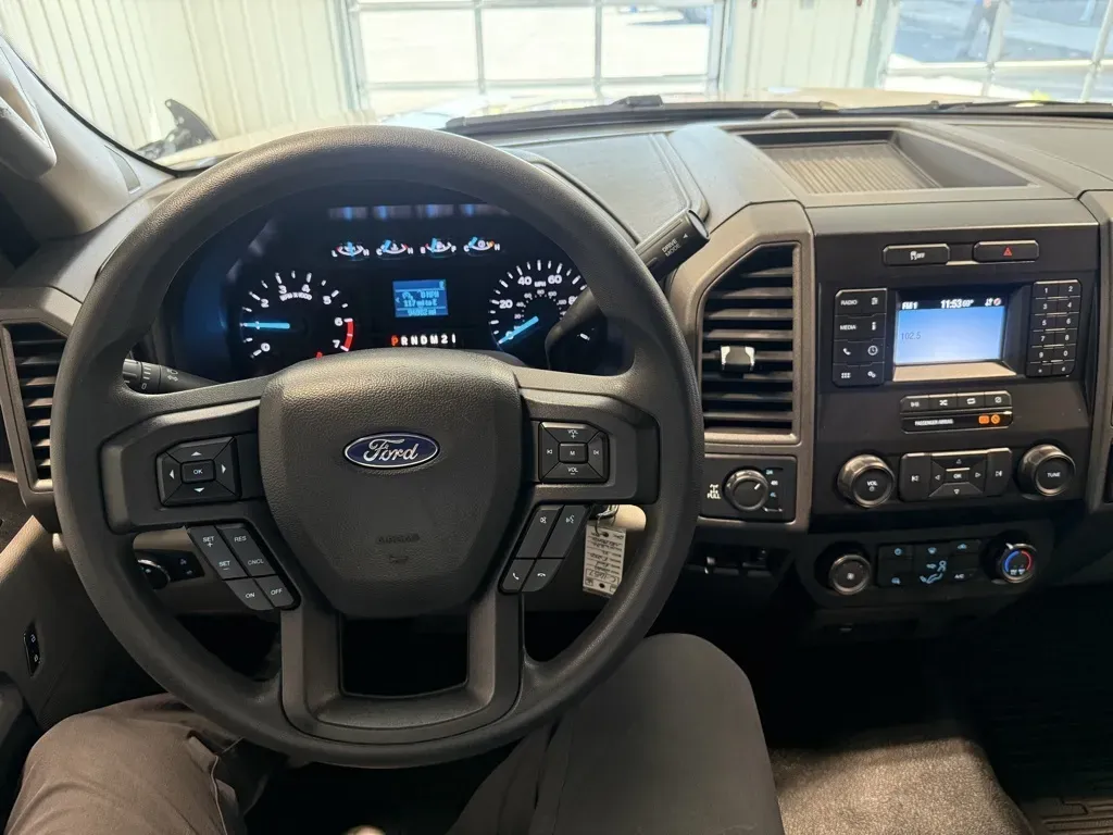 Ford F-250SD photo 18