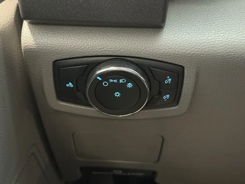 Ford F-250SD photo 25