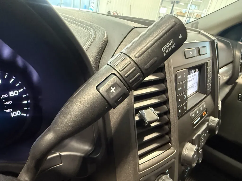 Ford F-250SD photo 24