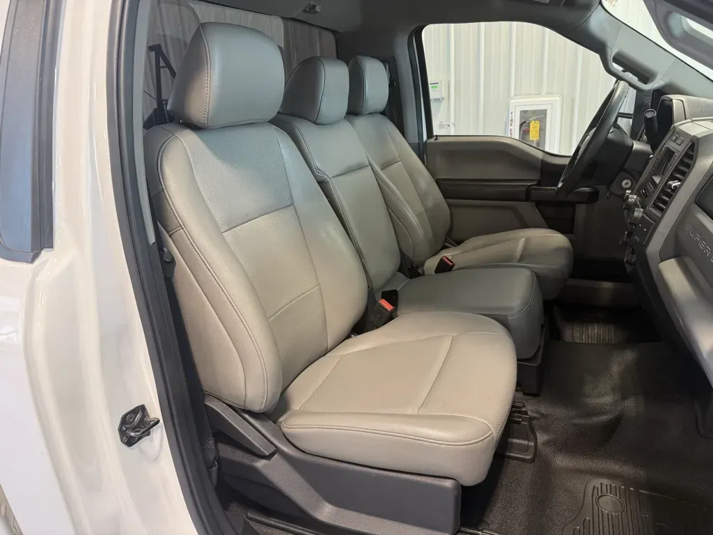 Ford F-250SD photo 17