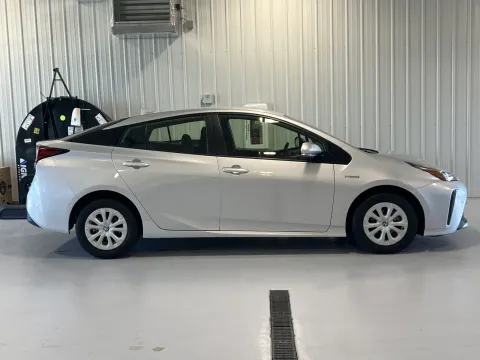 Photos of 2019 Toyota Prius LE for sale in Tea, SD at CarSwap