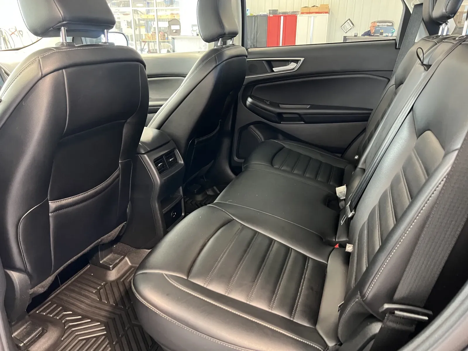 Ford Edge photo 15