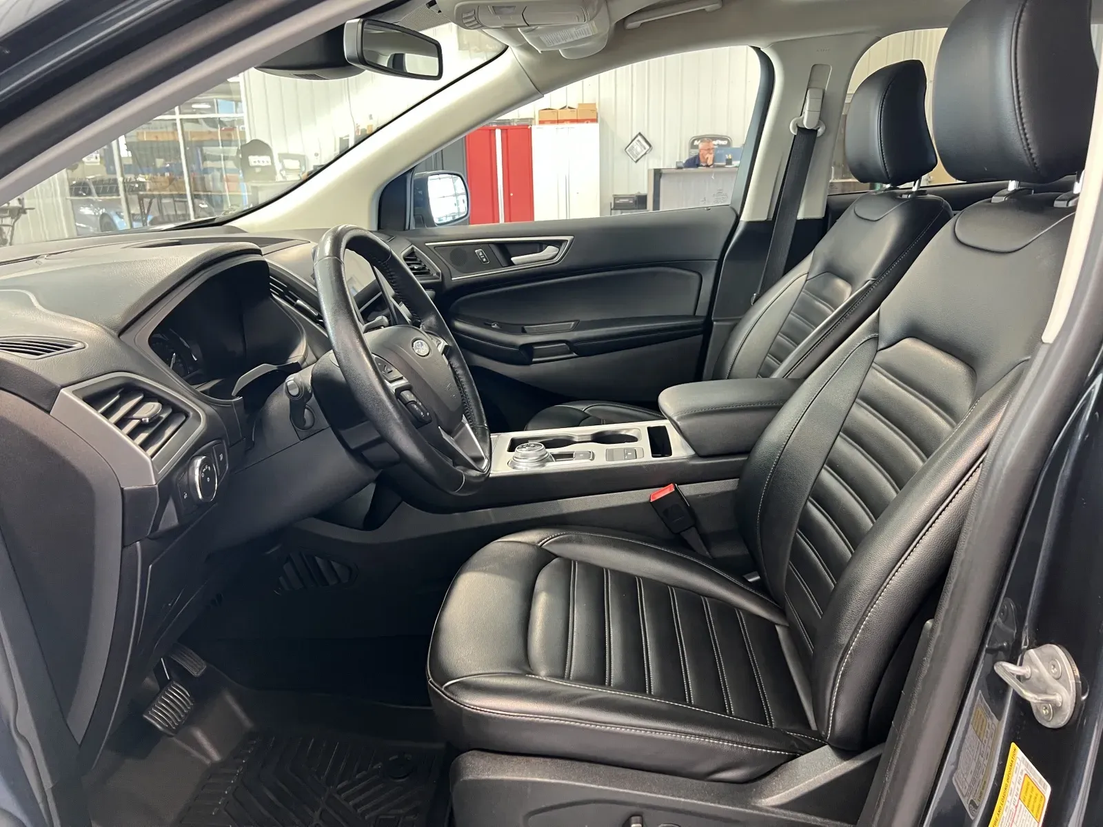 Ford Edge photo 11