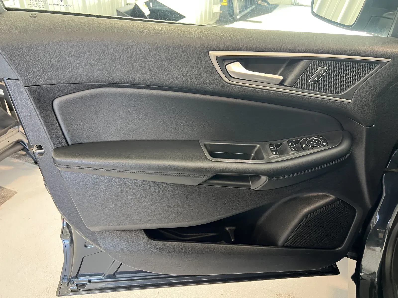 Ford Edge photo 9