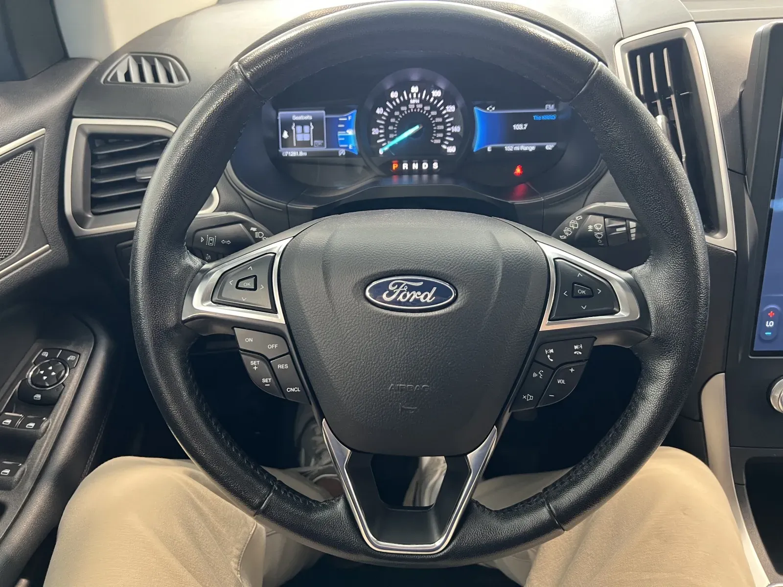 Ford Edge photo 35