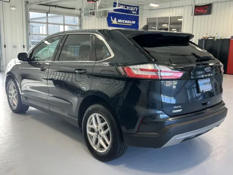 More photos of 2022 Ford Edge SEL at CarSwap, SD