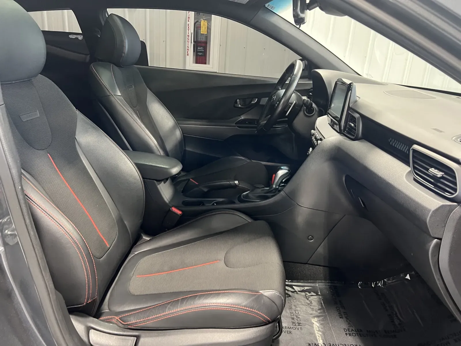 Hyundai Veloster photo 23