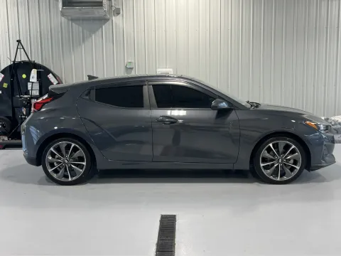 Photos of 2020 Hyundai Veloster 2.0 Premium for sale in Tea, SD at CarSwap