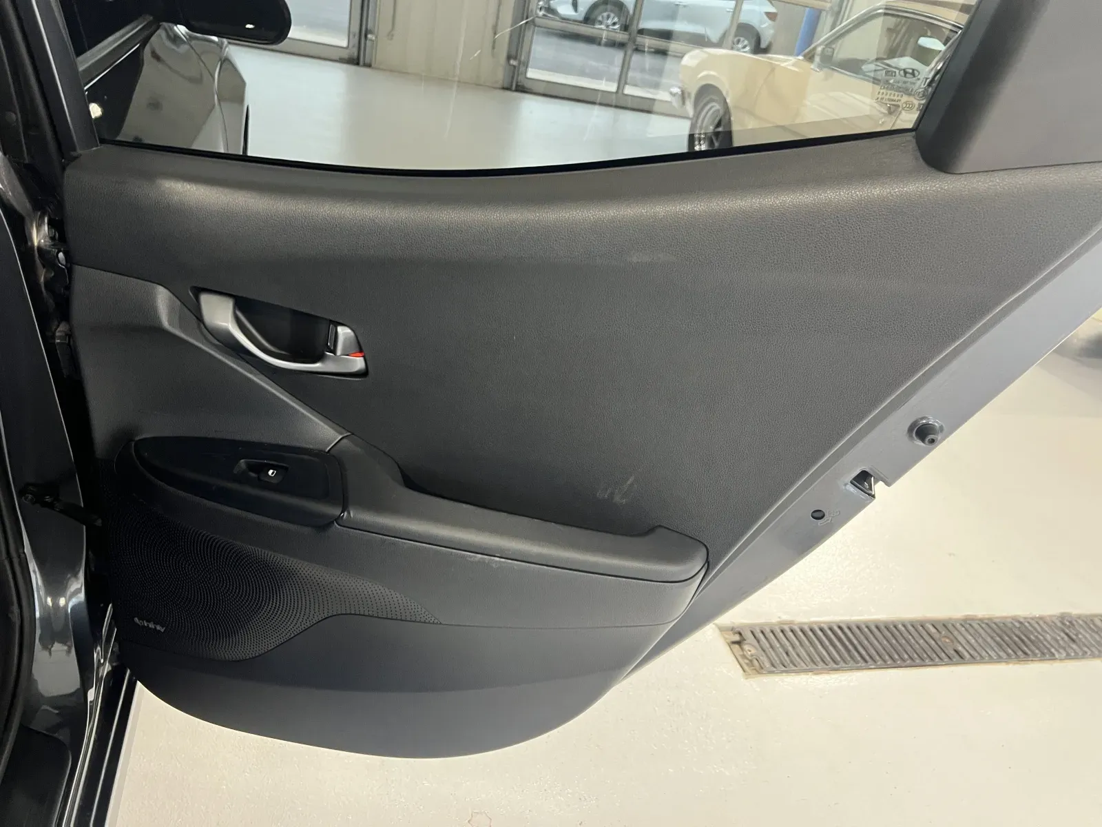 Hyundai Veloster photo 17