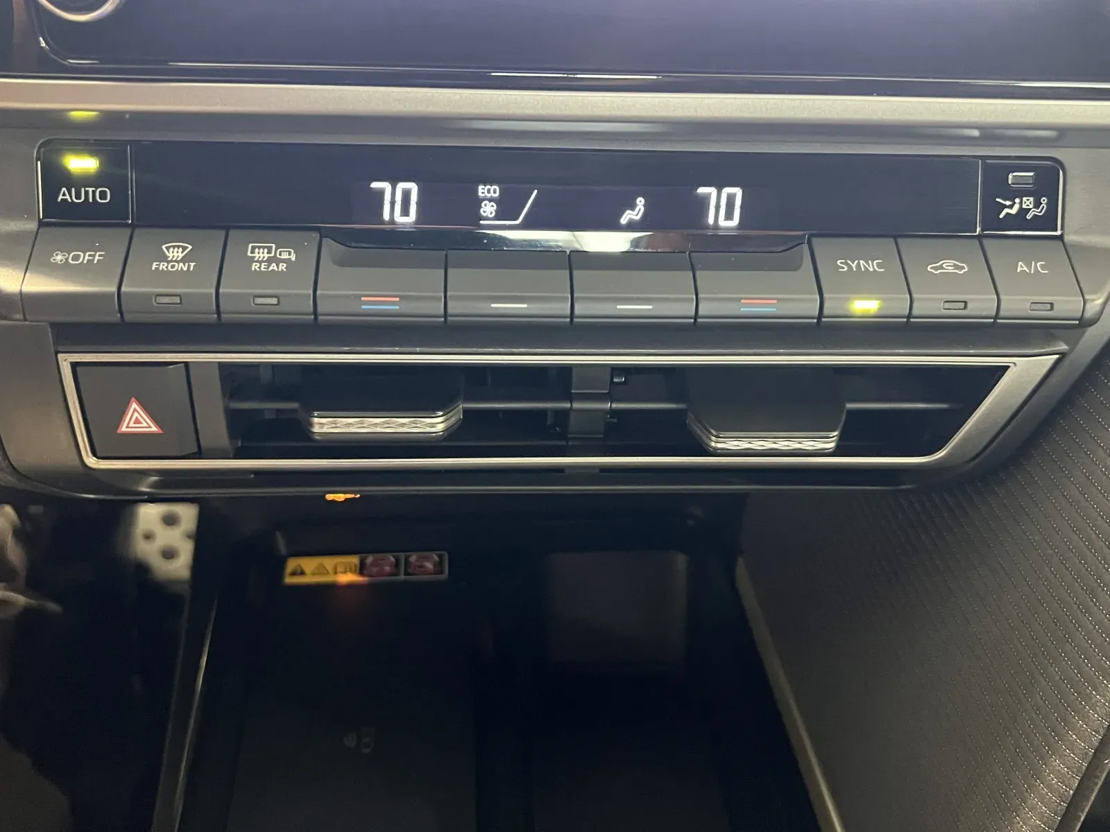 Toyota Camry photo 19
