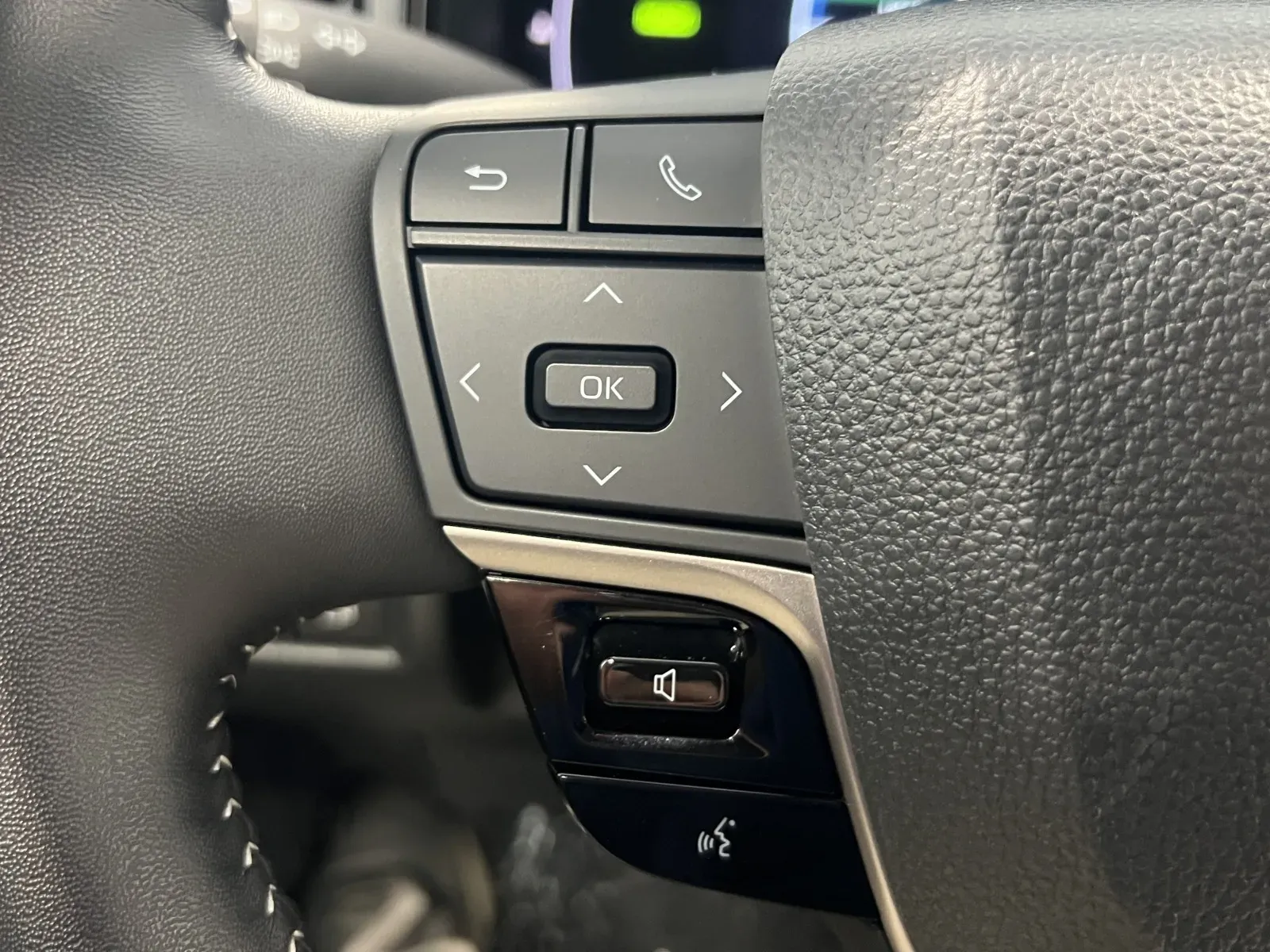 Toyota Camry photo 12