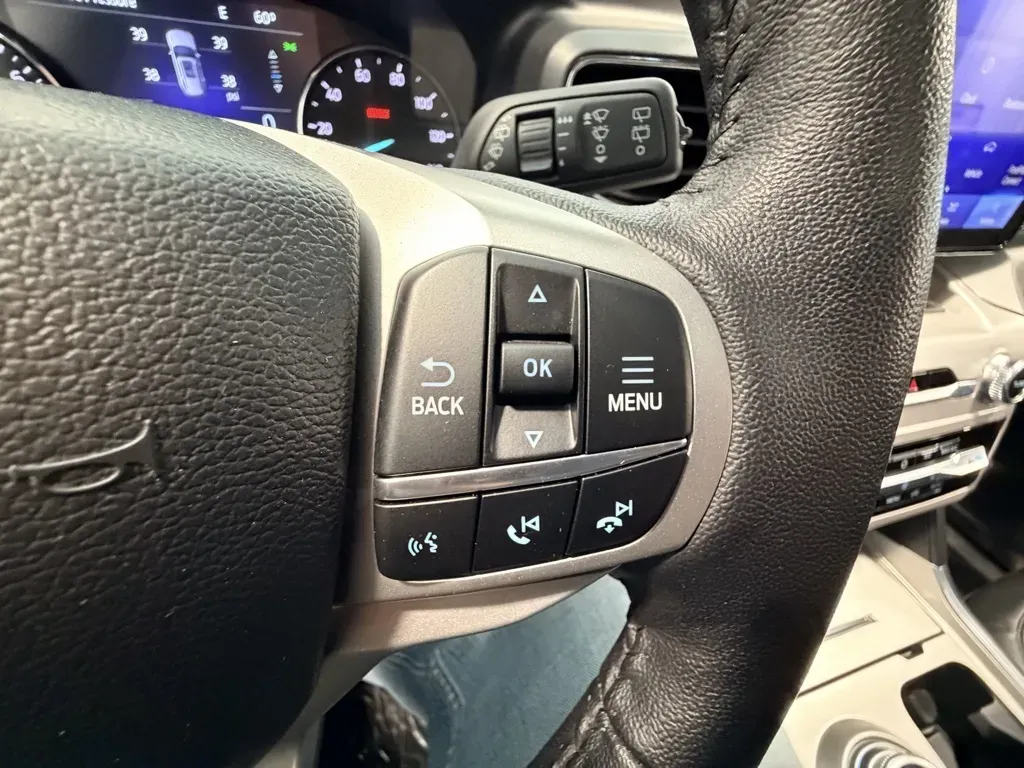 Ford Explorer photo 23