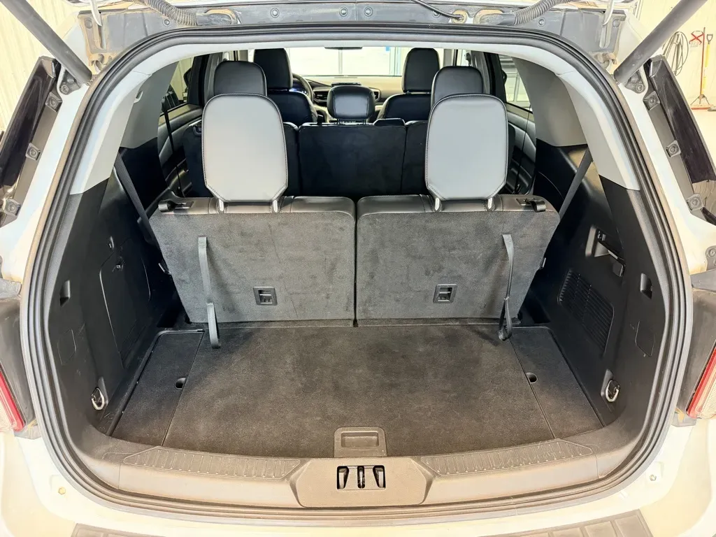 Ford Explorer photo 32