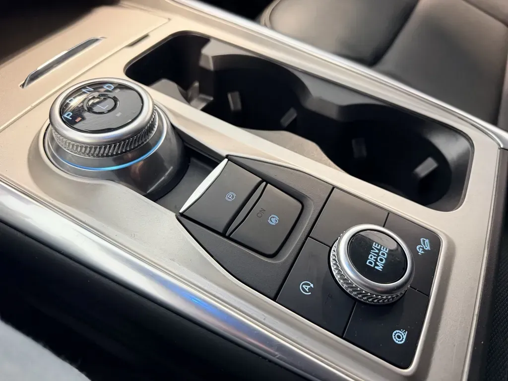 Ford Explorer photo 9