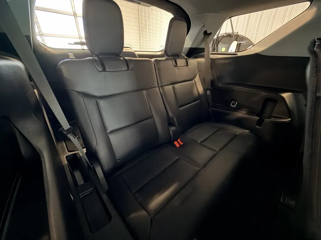 Ford Explorer photo 37