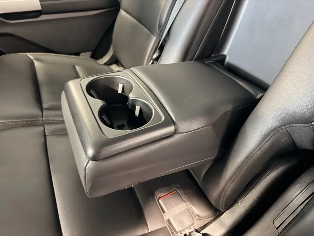 Ford Explorer photo 31