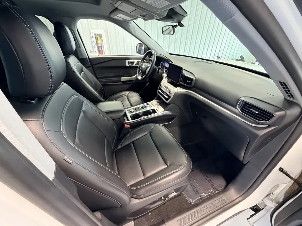 Ford Explorer photo 39
