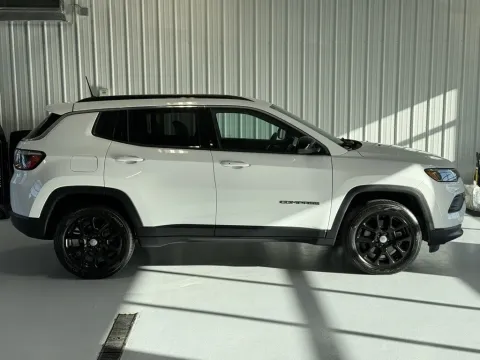 Photos of 2023 Jeep Compass Latitude Lux for sale in Tea, SD at CarSwap