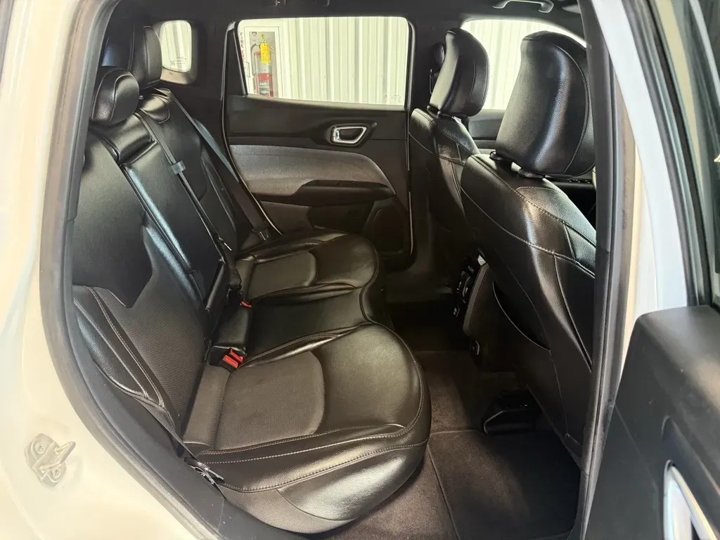 Jeep Compass photo 35