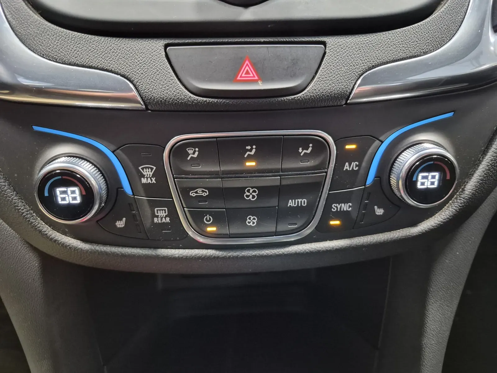 Chevrolet Equinox photo 18