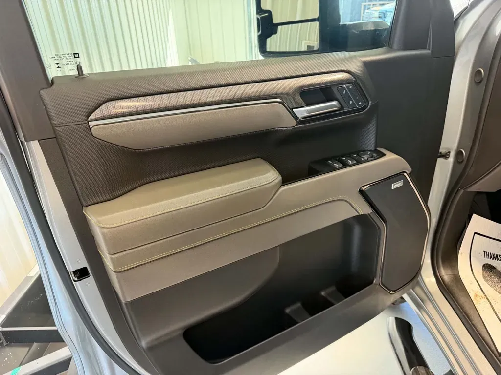 Chevrolet Silverado photo 20