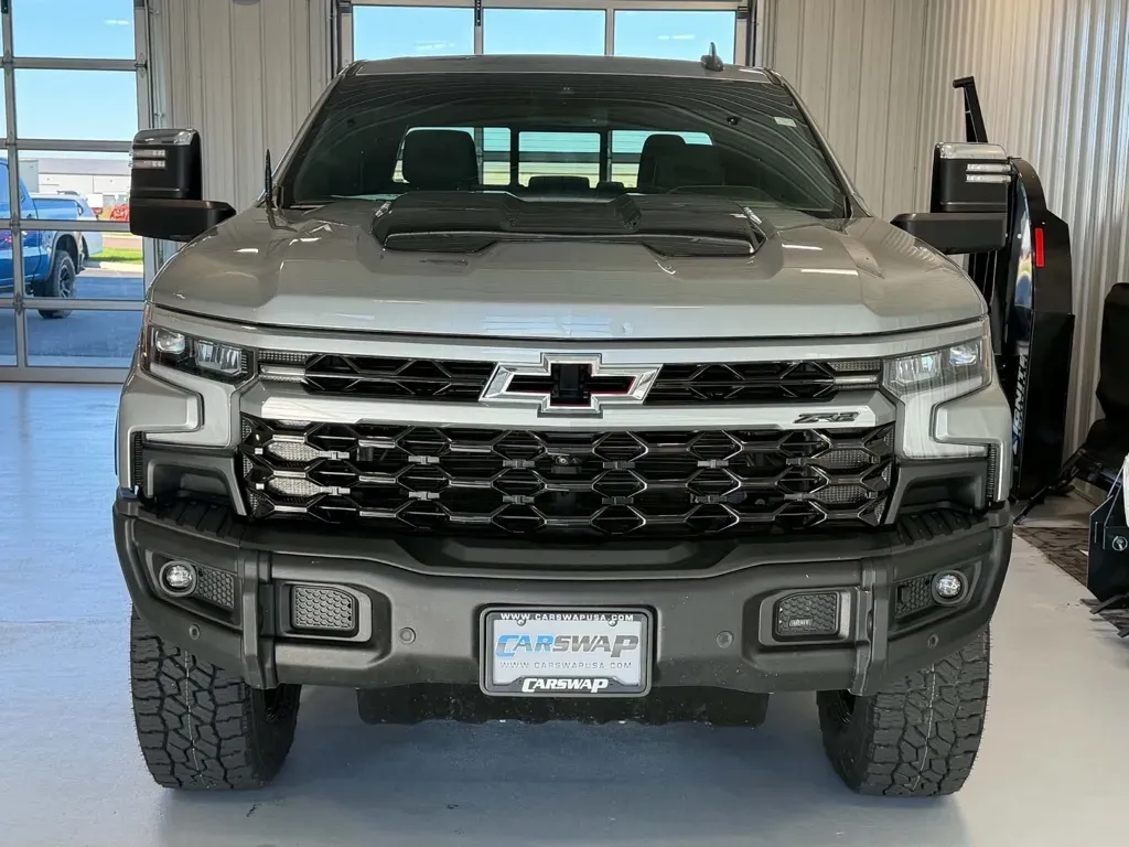 Chevrolet Silverado photo 7