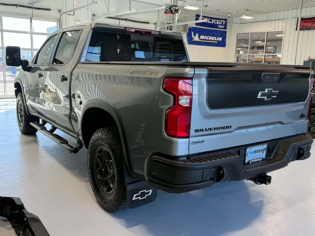 Chevrolet Silverado photo 5