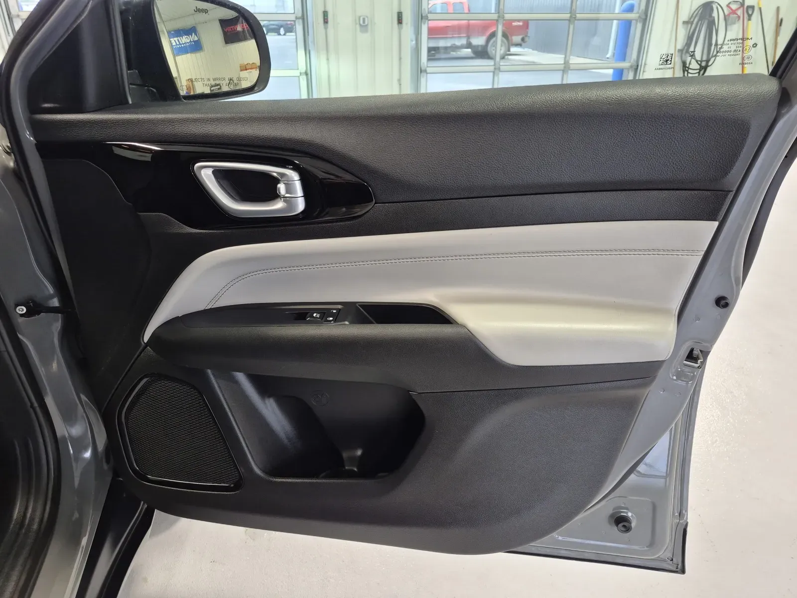 Jeep Compass photo 28