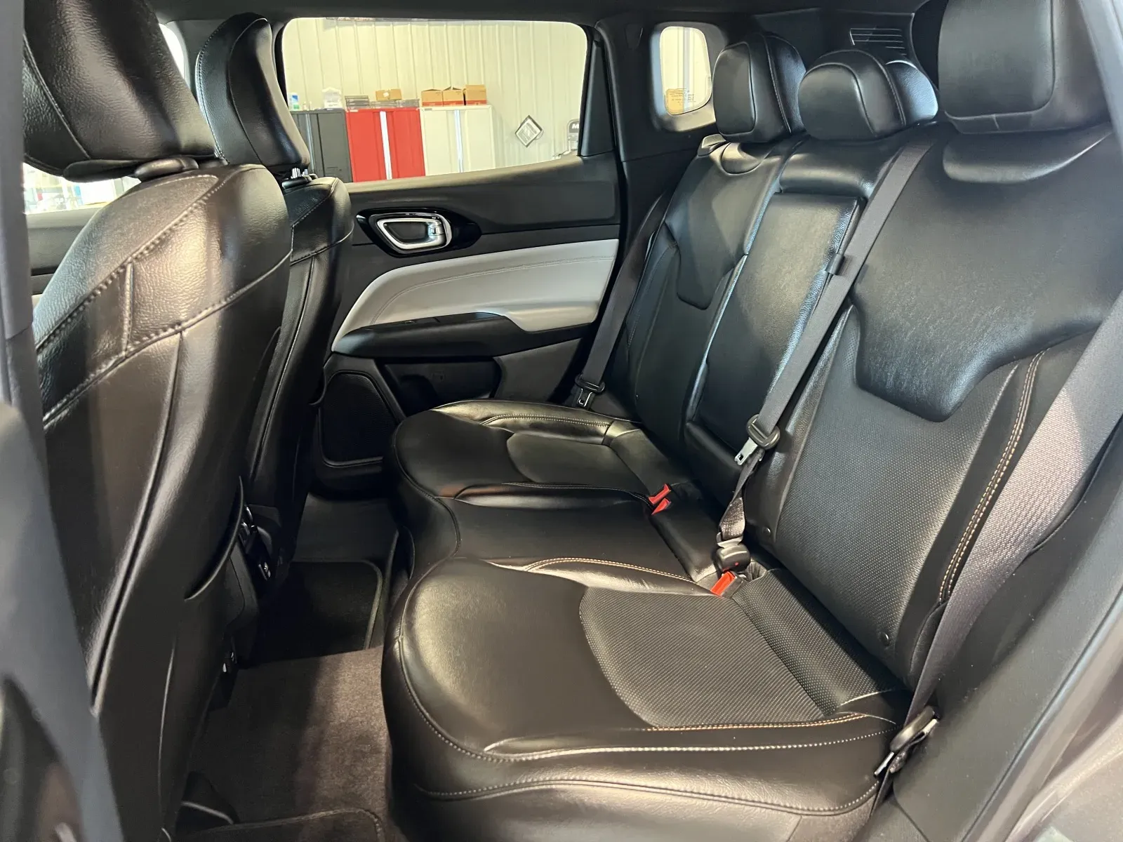 Jeep Compass photo 36