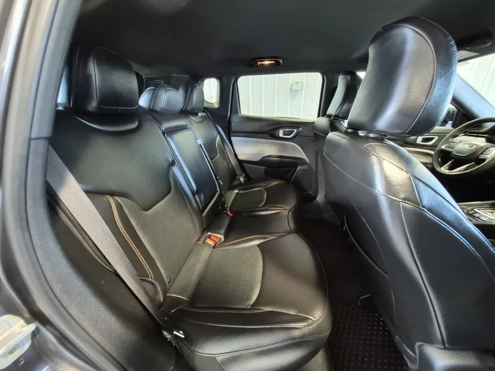 Jeep Compass photo 32