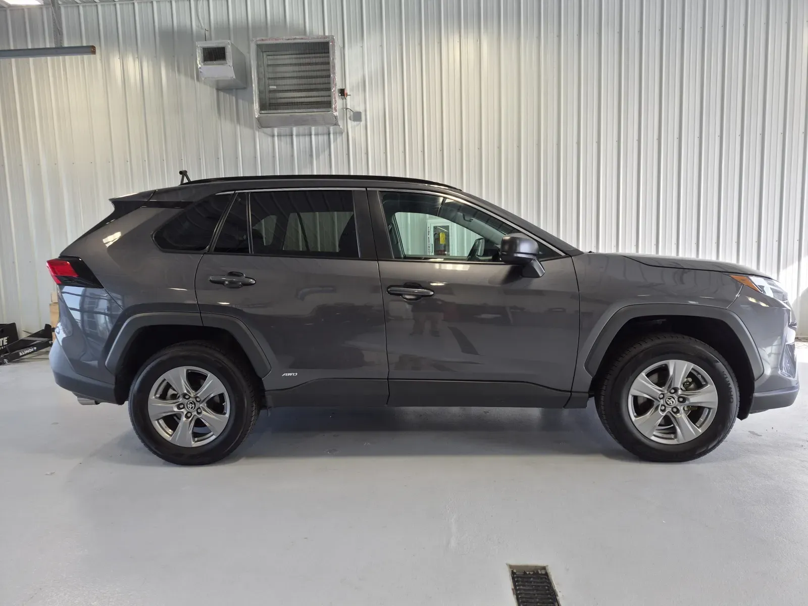Toyota RAV4 photo 2