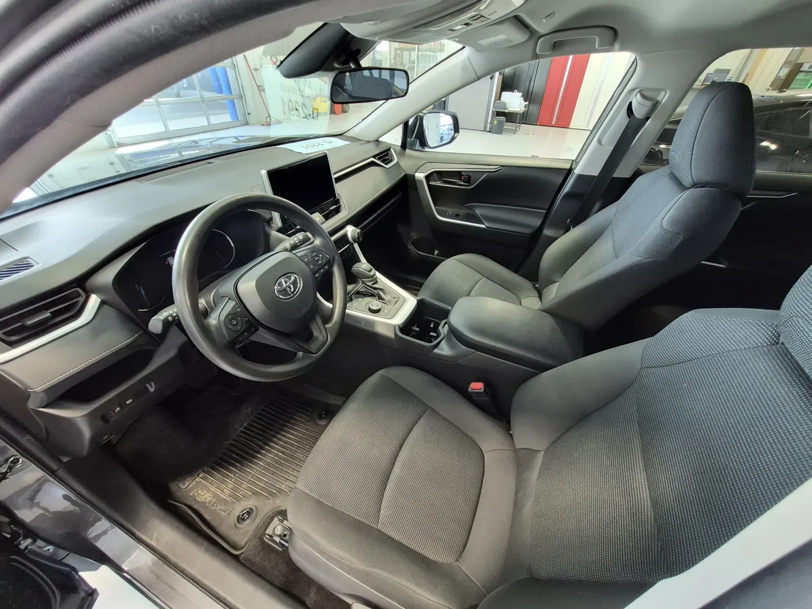 Toyota RAV4 photo 8