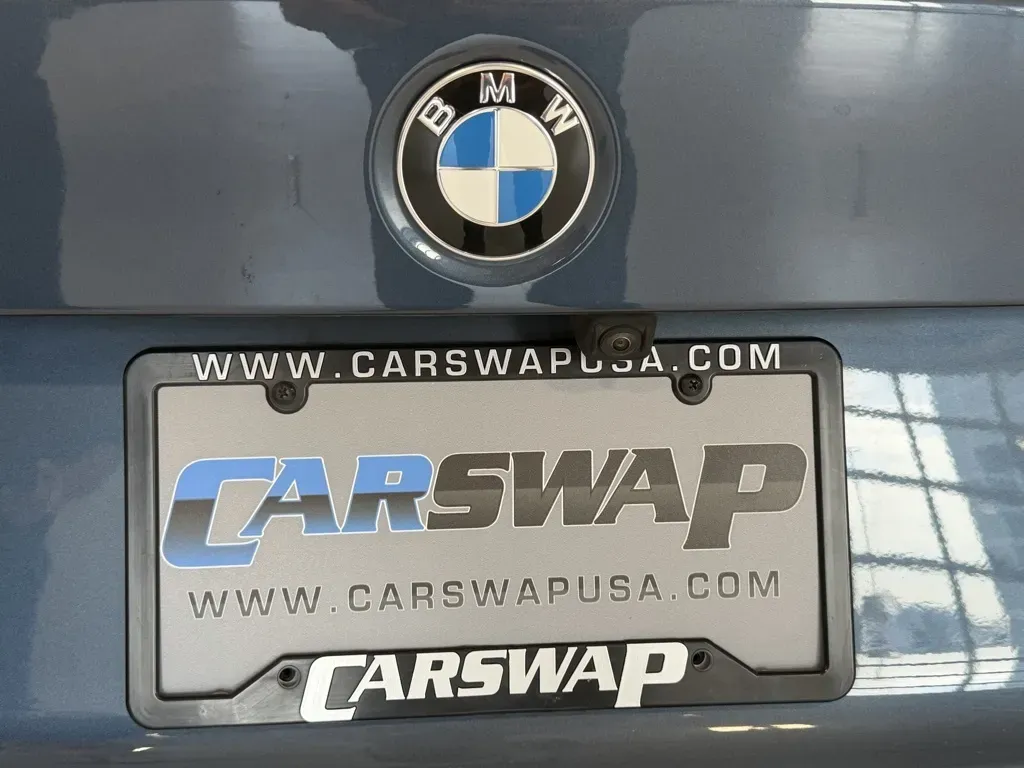 BMW 3 Series photo 5
