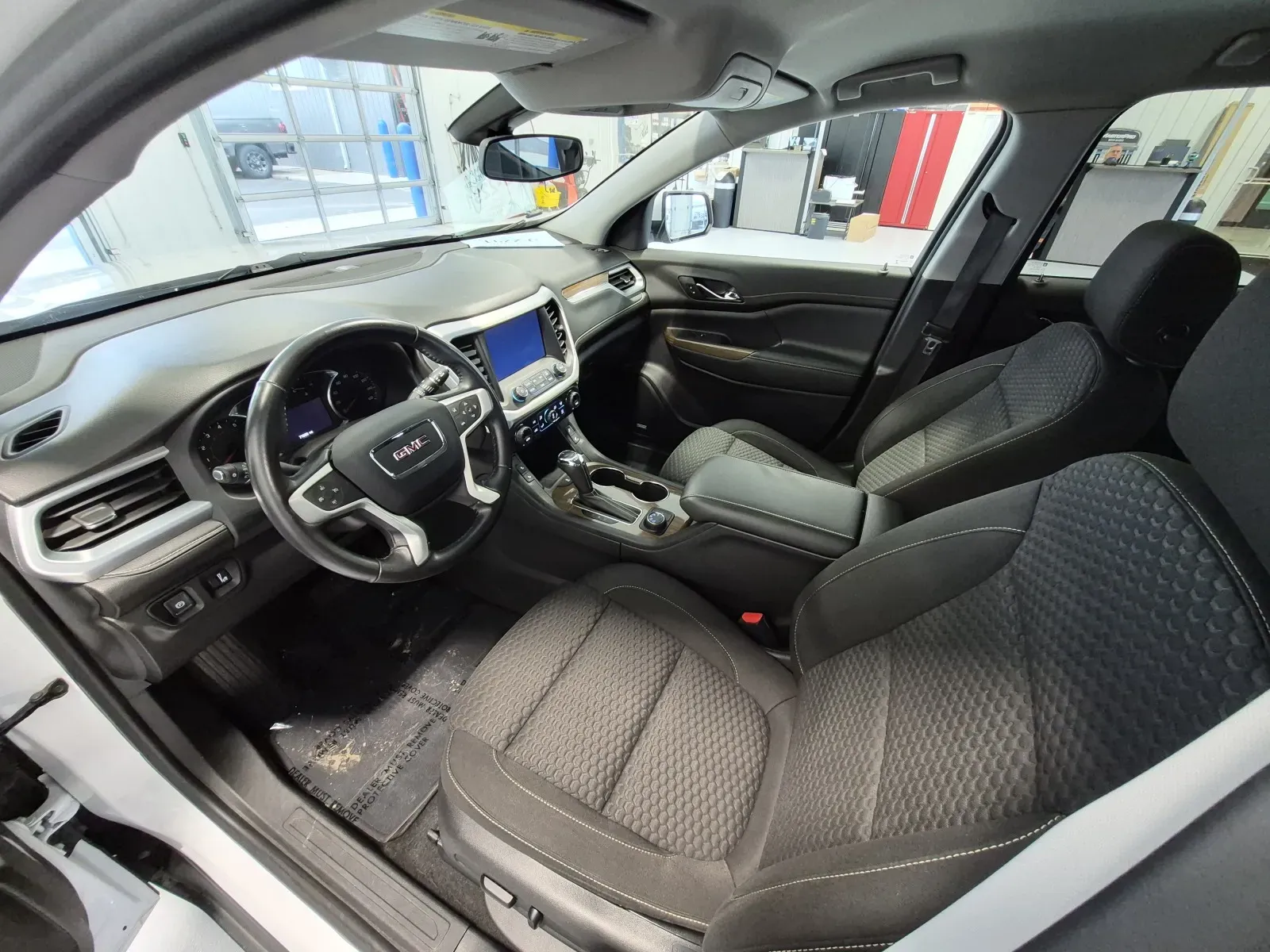 GMC Acadia photo 8