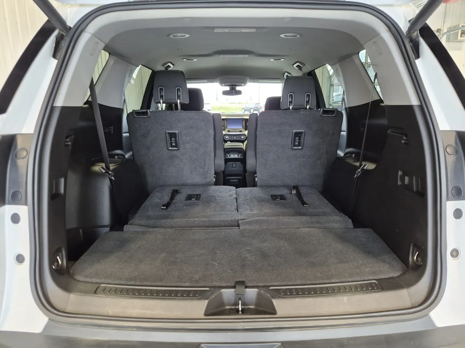 GMC Acadia photo 36