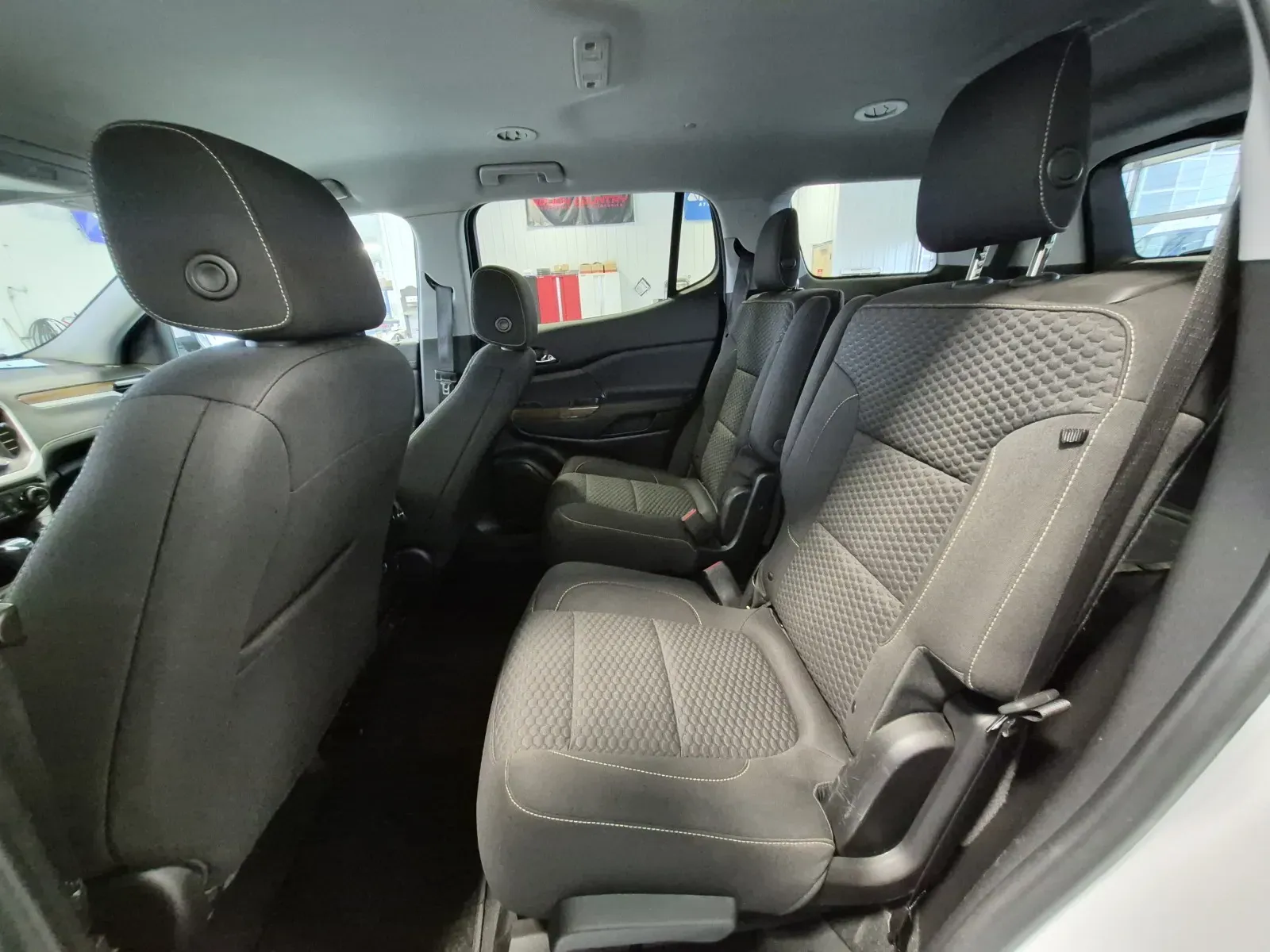 GMC Acadia photo 29