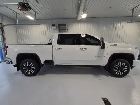 Photos of 2021 Chevrolet Silverado 2500 HD High Country for sale in Tea, SD at CarSwap
