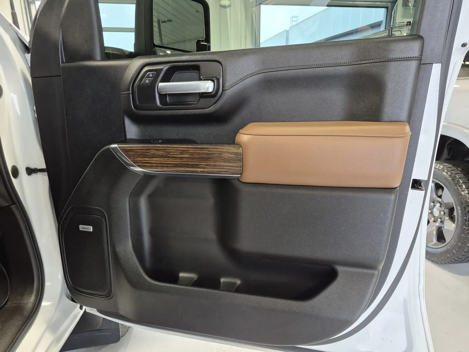 Chevrolet Silverado photo 31
