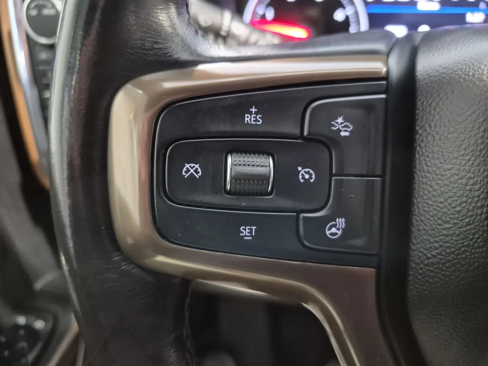 Chevrolet Silverado photo 13