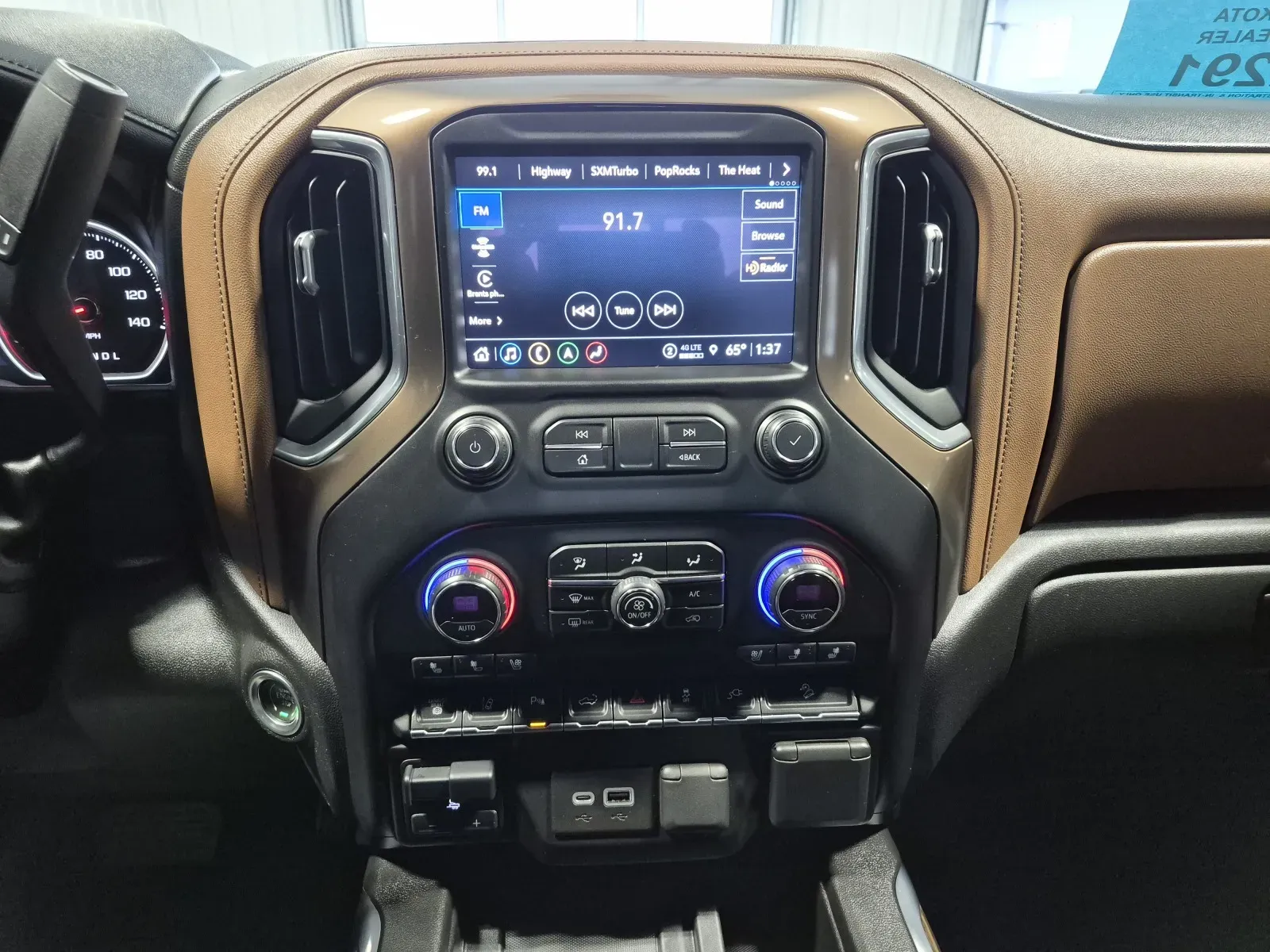 Chevrolet Silverado photo 18
