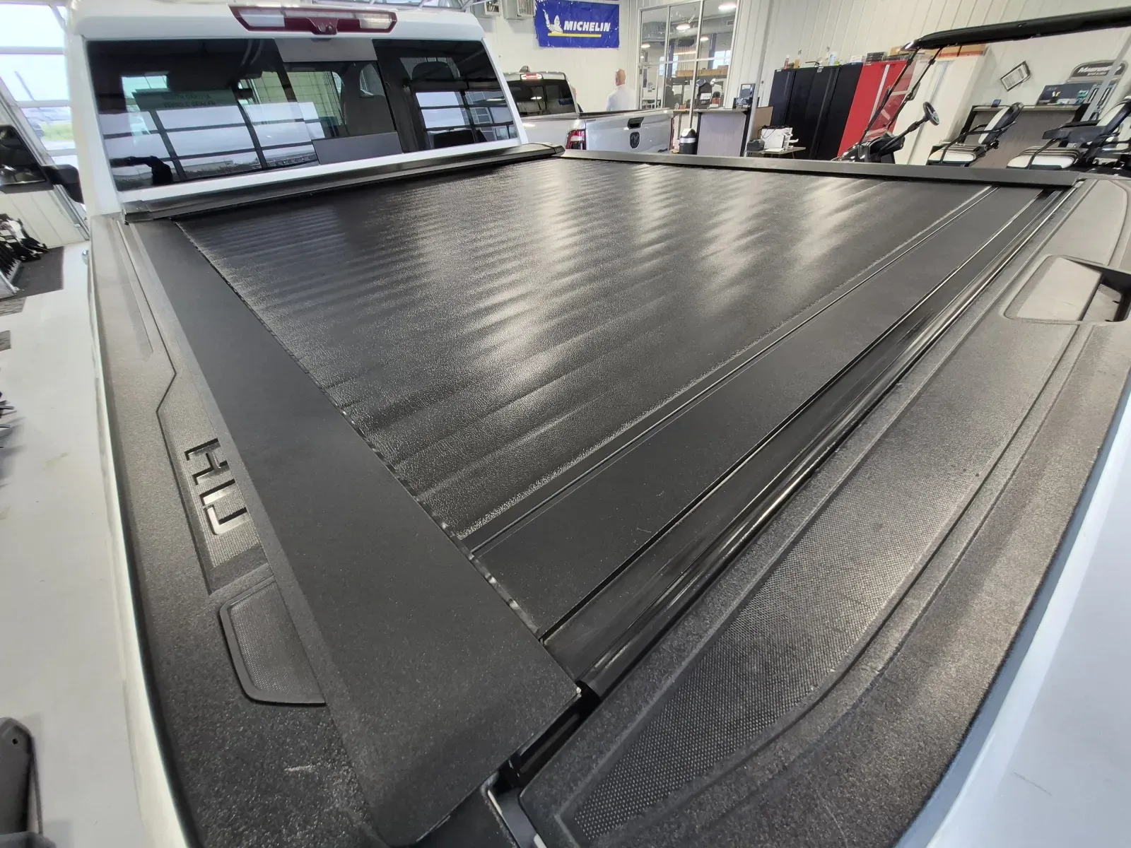Chevrolet Silverado photo 37