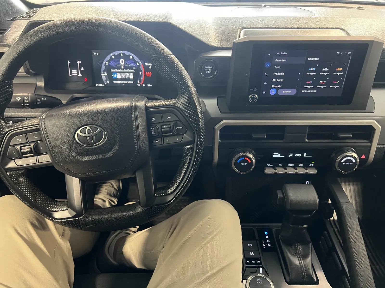 Toyota Tacoma photo 9