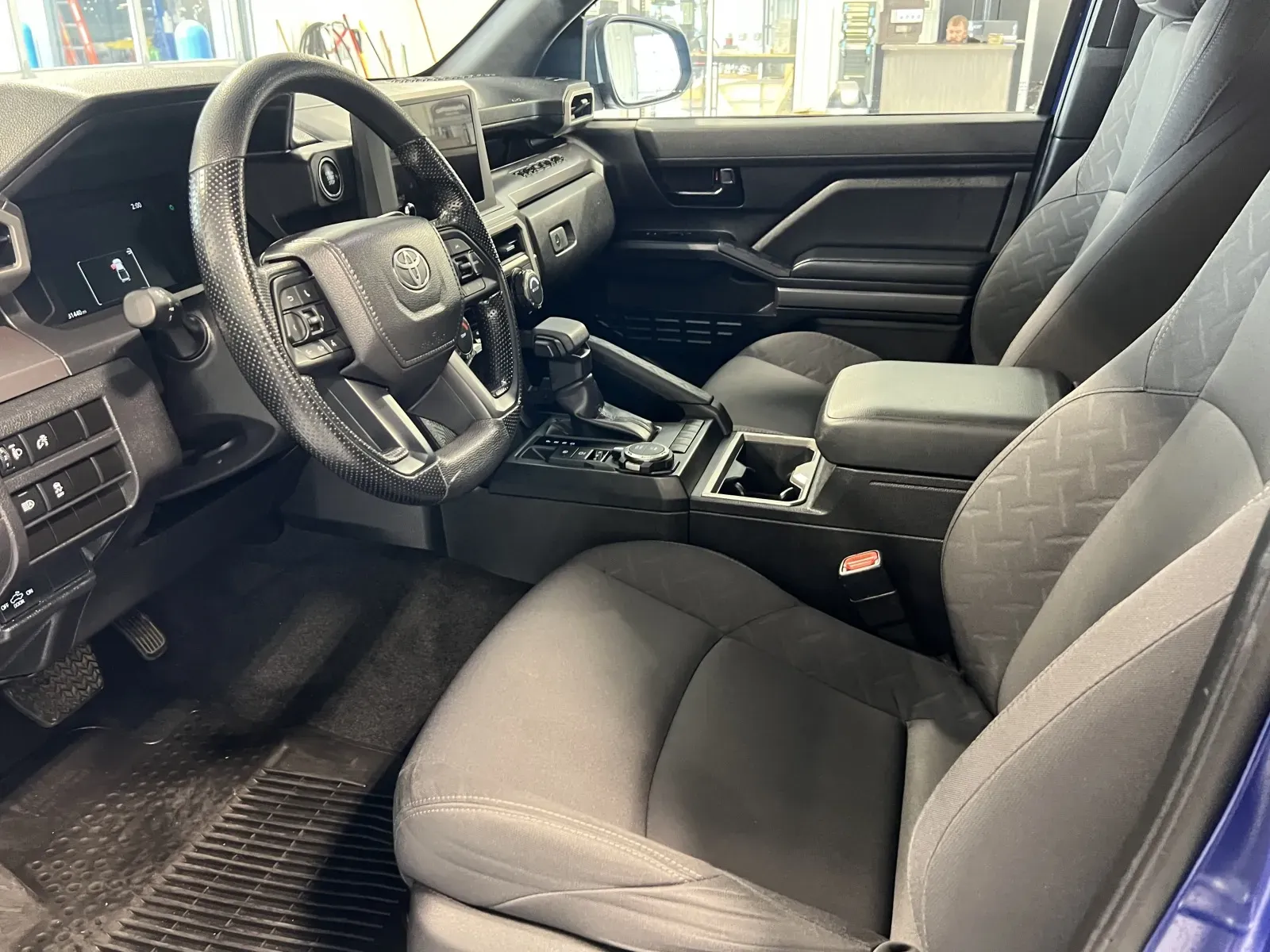 Toyota Tacoma photo 29