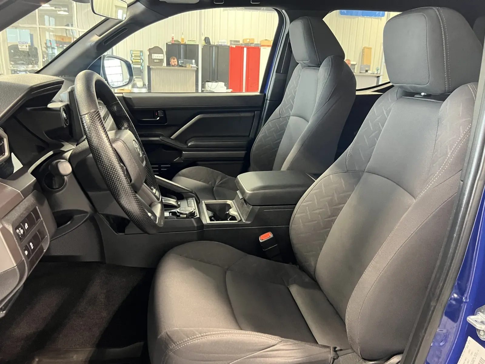 Toyota Tacoma photo 31